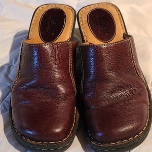 Born Leather Clogs Sz 7